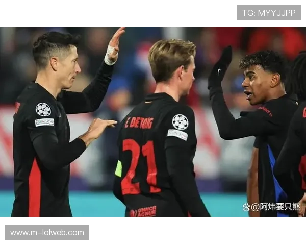 勒沃库森欧冠主场惨败创耻辱纪录 球迷愤怒批评防守表现不堪