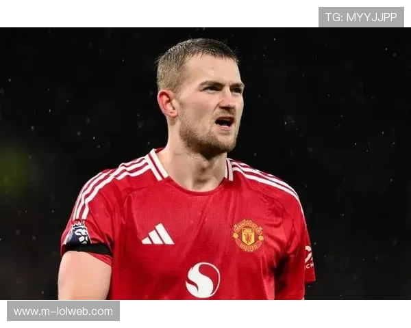 曼联德里赫特背部伤势恢复慢于预期